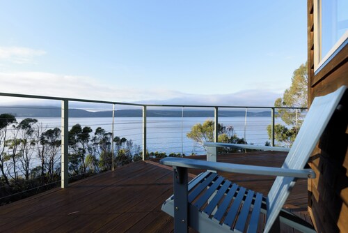 Scenic Getaway with Breathtaking Water Views