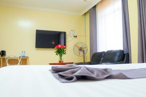 Deluxe Double Room, Mountain View | Blackout drapes, soundproofing, iron/ironing board, free WiFi