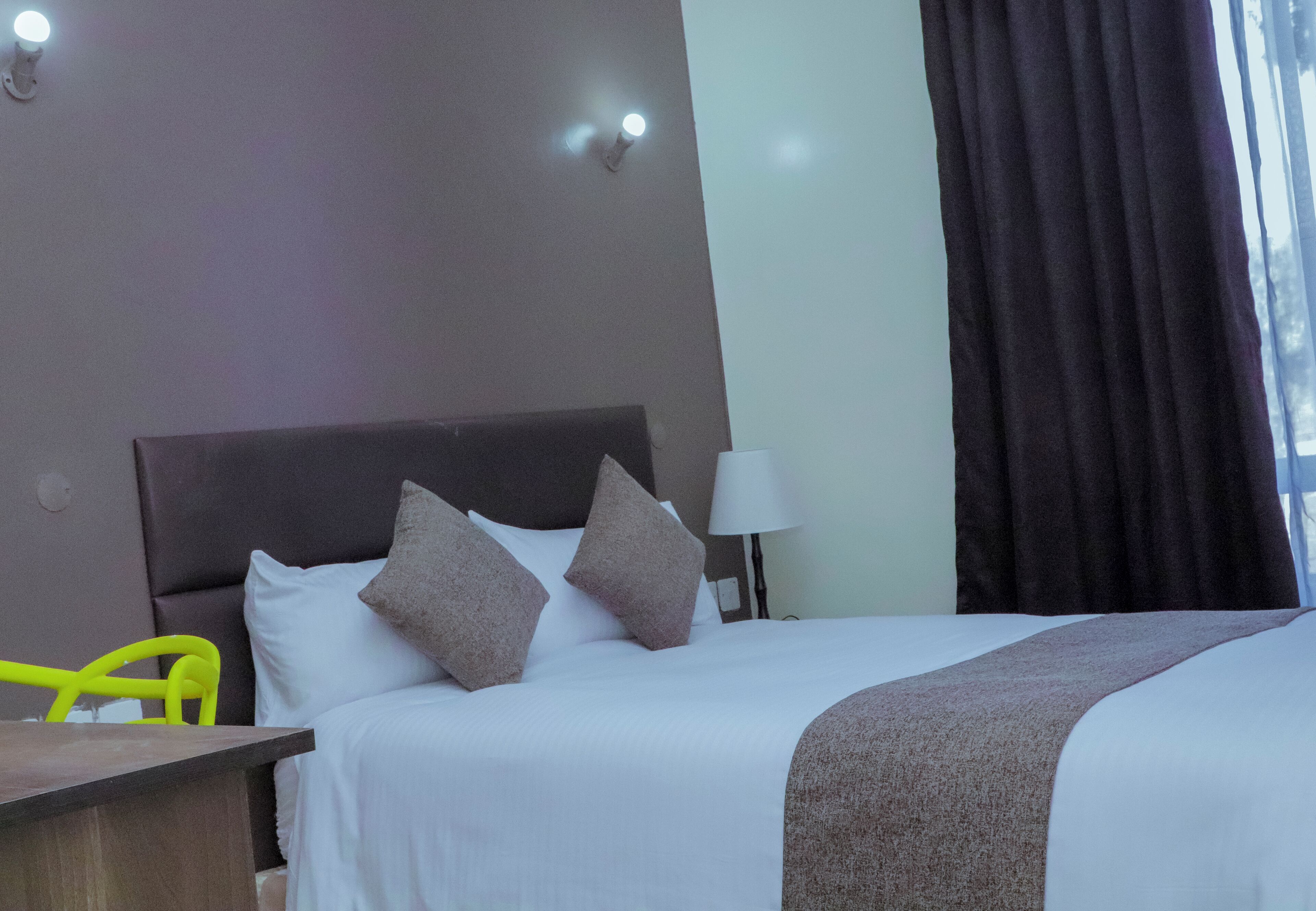 Phòng đôi Tiêu chuẩn, quang cảnh núi | Màn/rèm cản sáng, phòng cách âm, bàn ủi/dụng cụ ủi quần áo 