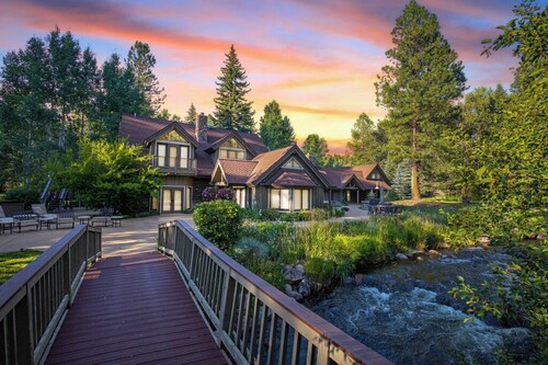 Private Riverfront Escape on the Florida River | Hot Tub | 20 Min to DGO