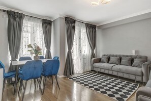 Apartment, 2 Bedrooms, Accessible, Balcony | Living room