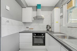 Apartment, 2 Bedrooms, Accessible, Balcony | Interior