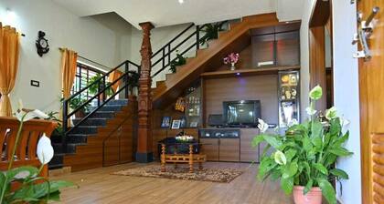 Cozy Chikmagalur homestay with mountain views and local cuisine