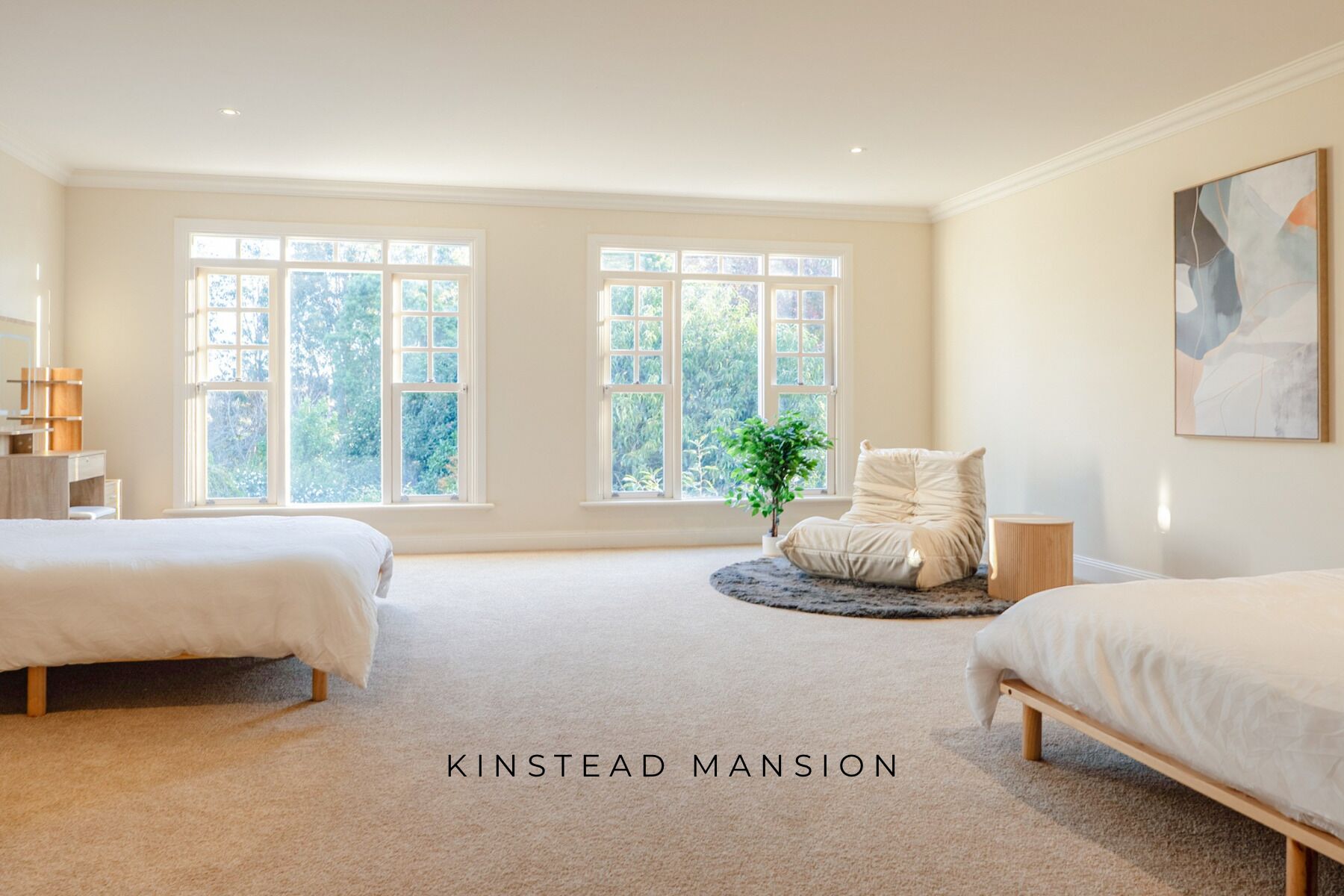 5 bedrooms, iron/ironing board, WiFi, bed sheets