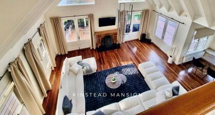 Kinstead Mansion - Modern escape for up to 21 guests 1 hour away from Melbourne!