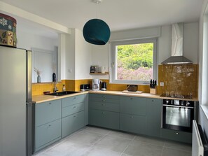 Oven, stovetop, dishwasher