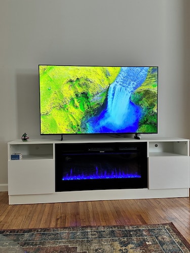 Newly renovated luxurious and private, 3-bedroom 2 bath West Side Oasis!