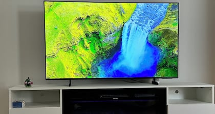 Newly renovated luxurious and private, 3-bedroom 2 bath West Side Oasis!