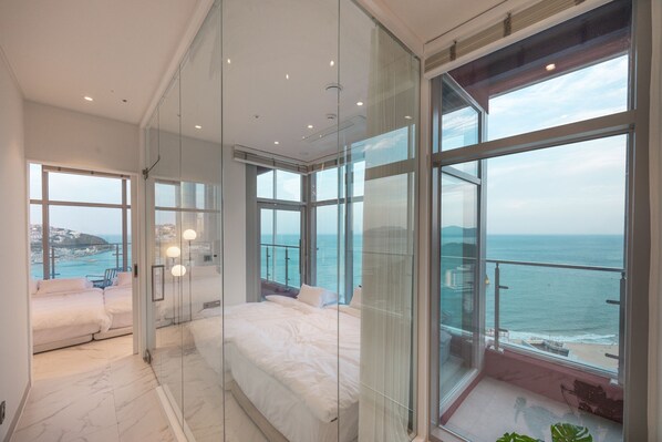 Penthouse, Balcony, Ocean View | Free WiFi - Haeundae Wave (Busan)