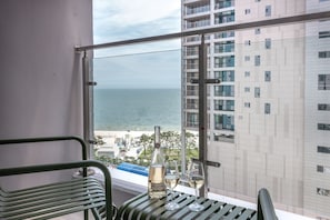Standard Twin Room, Balcony, Partial Sea View | Free WiFi