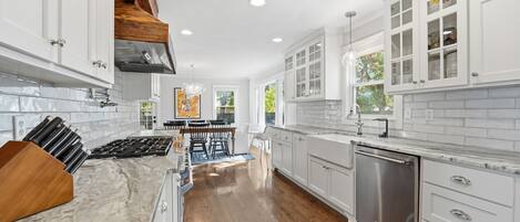 Microwave, oven, stovetop, dishwasher