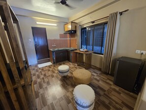 Luxury Apartment, Hill View