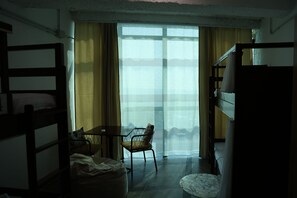 5 bedrooms, iron/ironing board, WiFi, bed sheets