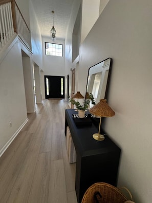 Interior - Charming 1-bedroom Private Lower Level
Powel Dublin (Powell)