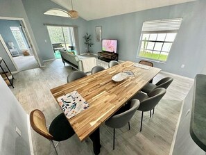 Interior - Cozy 3BR Home Near Disney – Sleeps 8, Resort Pool & Modern Comfort (Davenport)