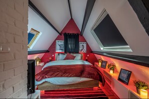 2 chambres, coffres-forts dans les chambres, bureau