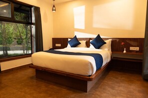 Suite, Balcony, Garden View | Blackout curtains, iron/ironing board, free WiFi