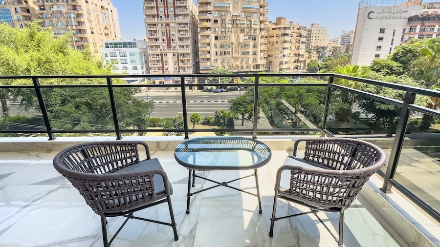 Xuru Stays I The 2bdr Emerald Pearl @ Heart of Heliopolis