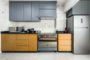 Basic Apartment | Private kitchen