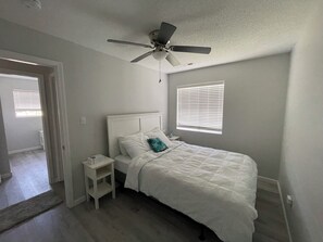 3 bedrooms, iron/ironing board, WiFi, bed sheets - 3 bedroom, 2 bath house in the Cherry Grove section  of North Myrtle Beach SC (North Myrtle Beach)