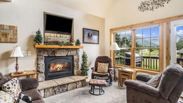 Télévision, cheminée