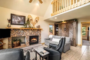 TV, fireplace