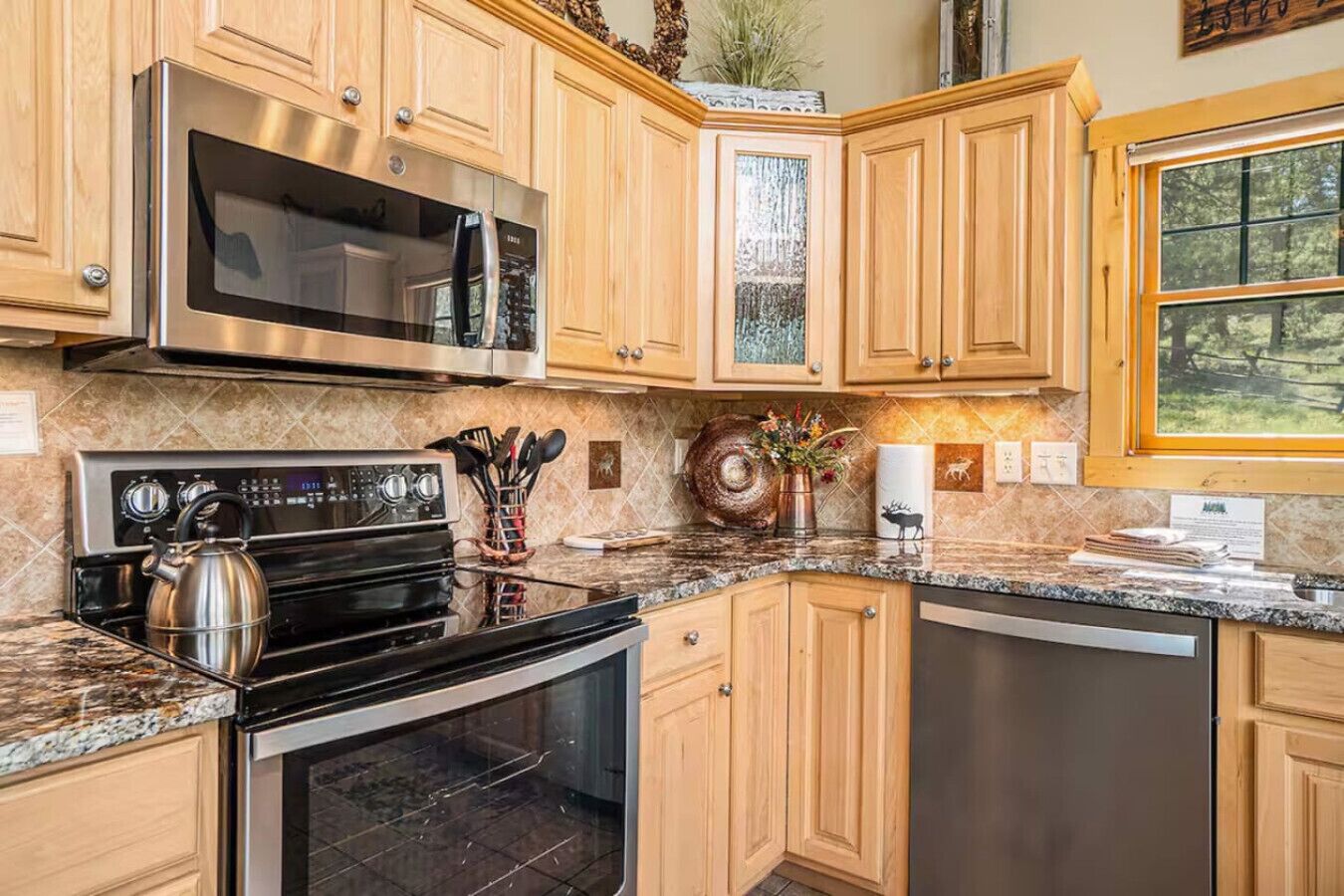 冰箱、微波炉、烤箱、炉灶