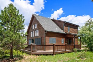 Exterior - Adventure Cabin! Deck, BBQ, Shared Hot Tub - RMNP (Estes Park)