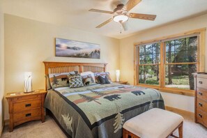 2 bedrooms, desk, iron/ironing board, travel crib