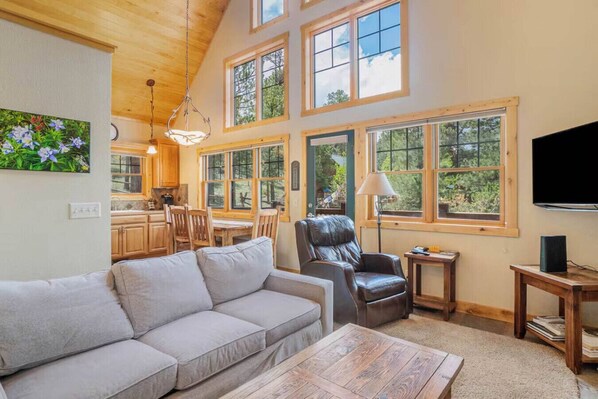 Télévision, cheminée