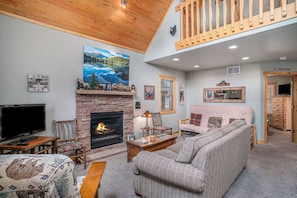 TV, fireplace