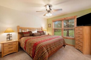 2 bedrooms, desk, iron/ironing board, travel cot