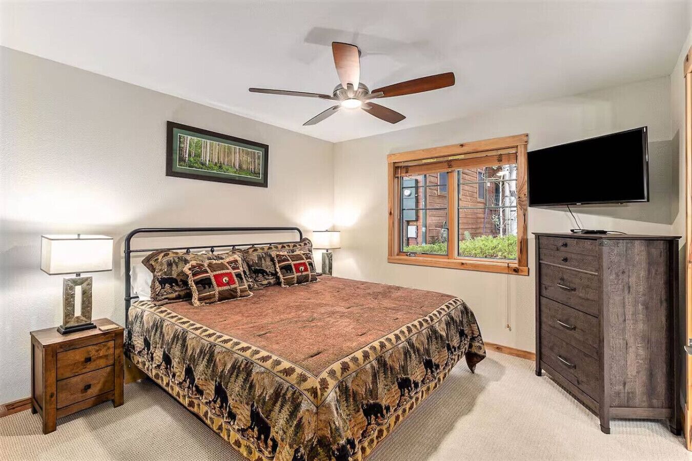 2 bedrooms, desk, iron/ironing board, travel crib