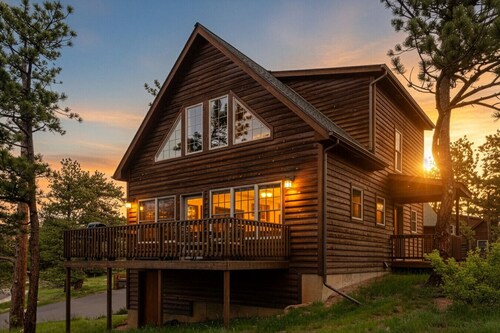 Cabin w/ Views Near Rocky Mountain National Park