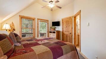 3 Schlafzimmer, Schreibtisch, Bügeleisen/Bügelbrett, Reisekinderbett