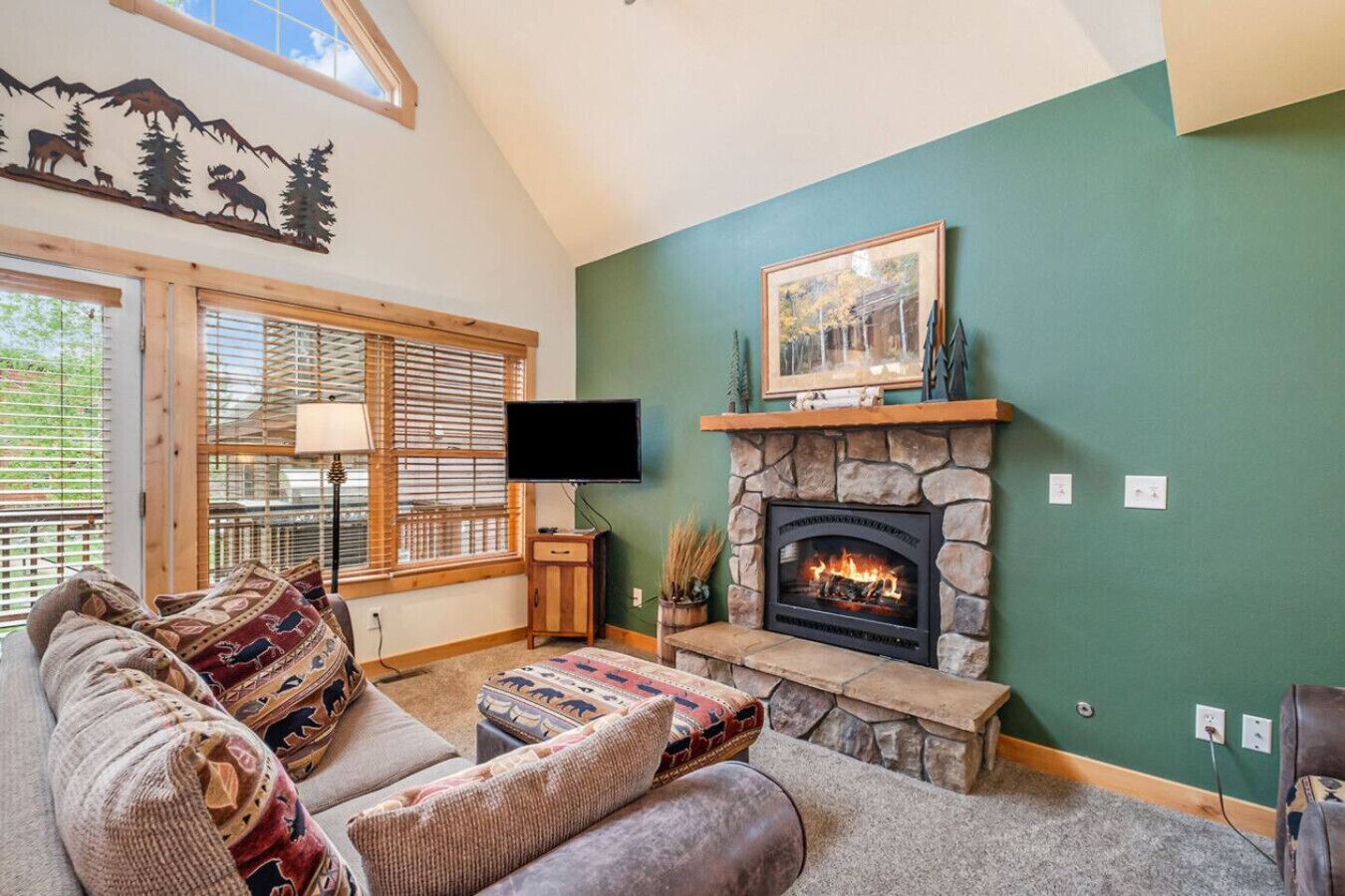 Televisie en een open haard