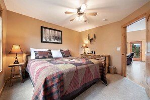 2 bedrooms, desk, iron/ironing board, travel cot