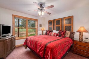 2 bedrooms, iron/ironing board, travel cot, WiFi