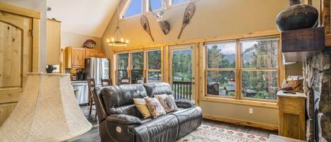 Télévision, cheminée