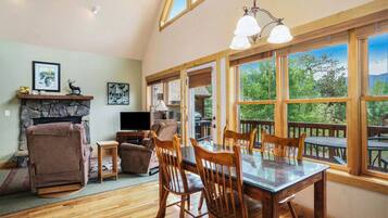 Télévision, cheminée