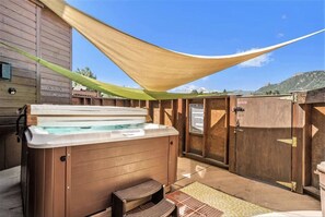 Baignoire à remous extérieure