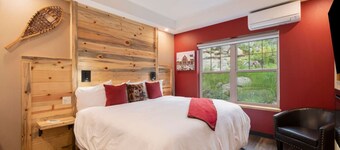 AC, K Bed, Fireplace, Shared Hot Tub - Lodge 101