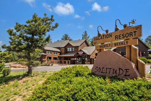 AC, K Bed, Fireplace, Shared Hot Tub - Lodge 101