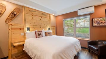 1 habitación, escritorio, tabla de planchar con plancha y cuna de viaje