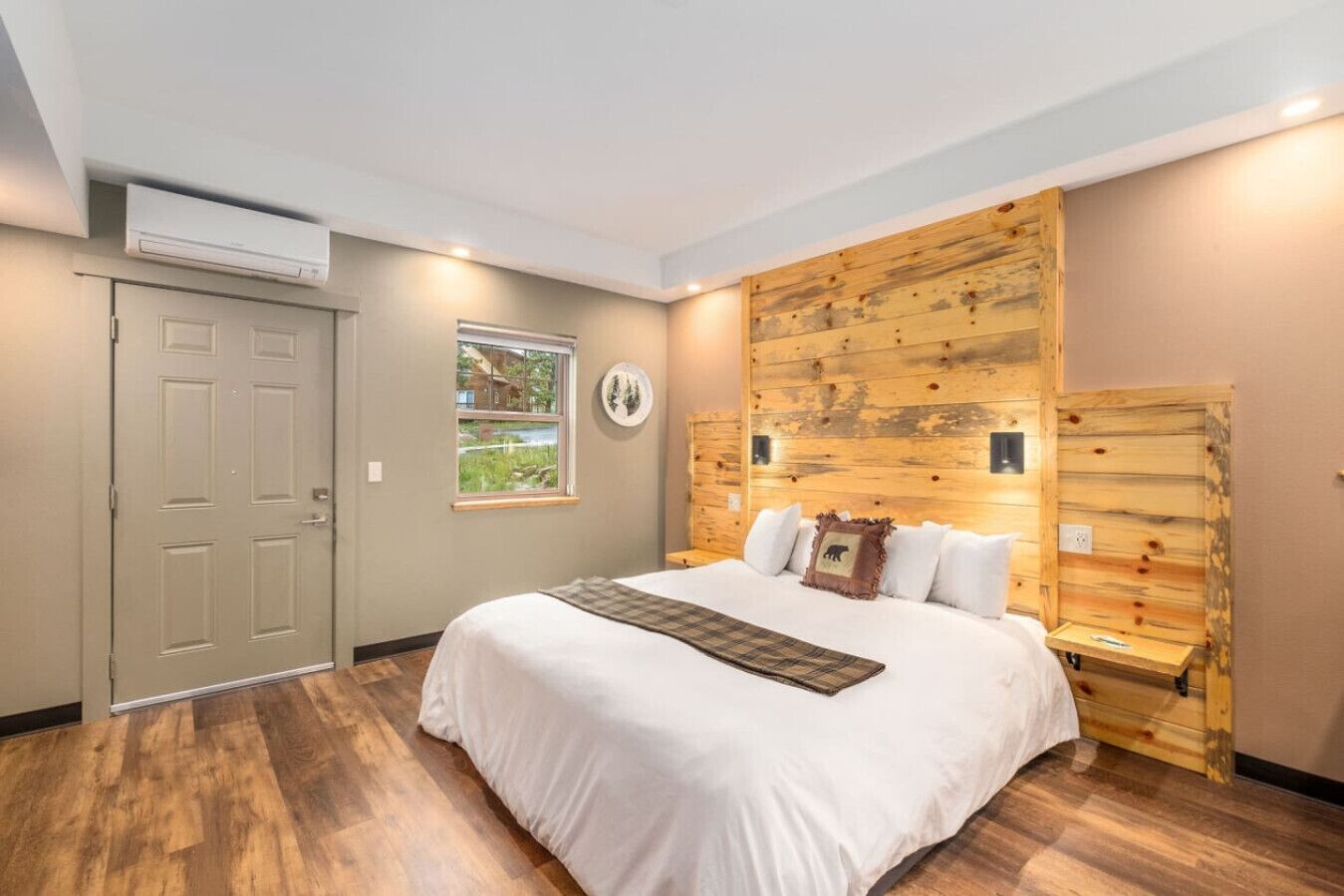 1 غرفة نوم ومكتب ومكواة/لوح كي وسرير سفر