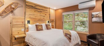 AC, K Bed, Fireplace, Shared Hot Tub - Lodge 203