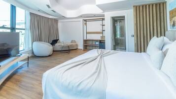 Suite Signature, vue montagne | Minibar, coffres-forts dans les chambres, chambres insonorisées