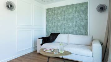 Suíte júnior, vista para a montanha | Frigobar, cofres nos quartos, quartos à prova de som