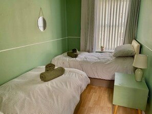 3 bedrooms, iron/ironing board, Internet, bed sheets