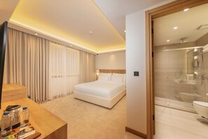 Standard Double Room | In-room safe, desk, laptop workspace, free WiFi